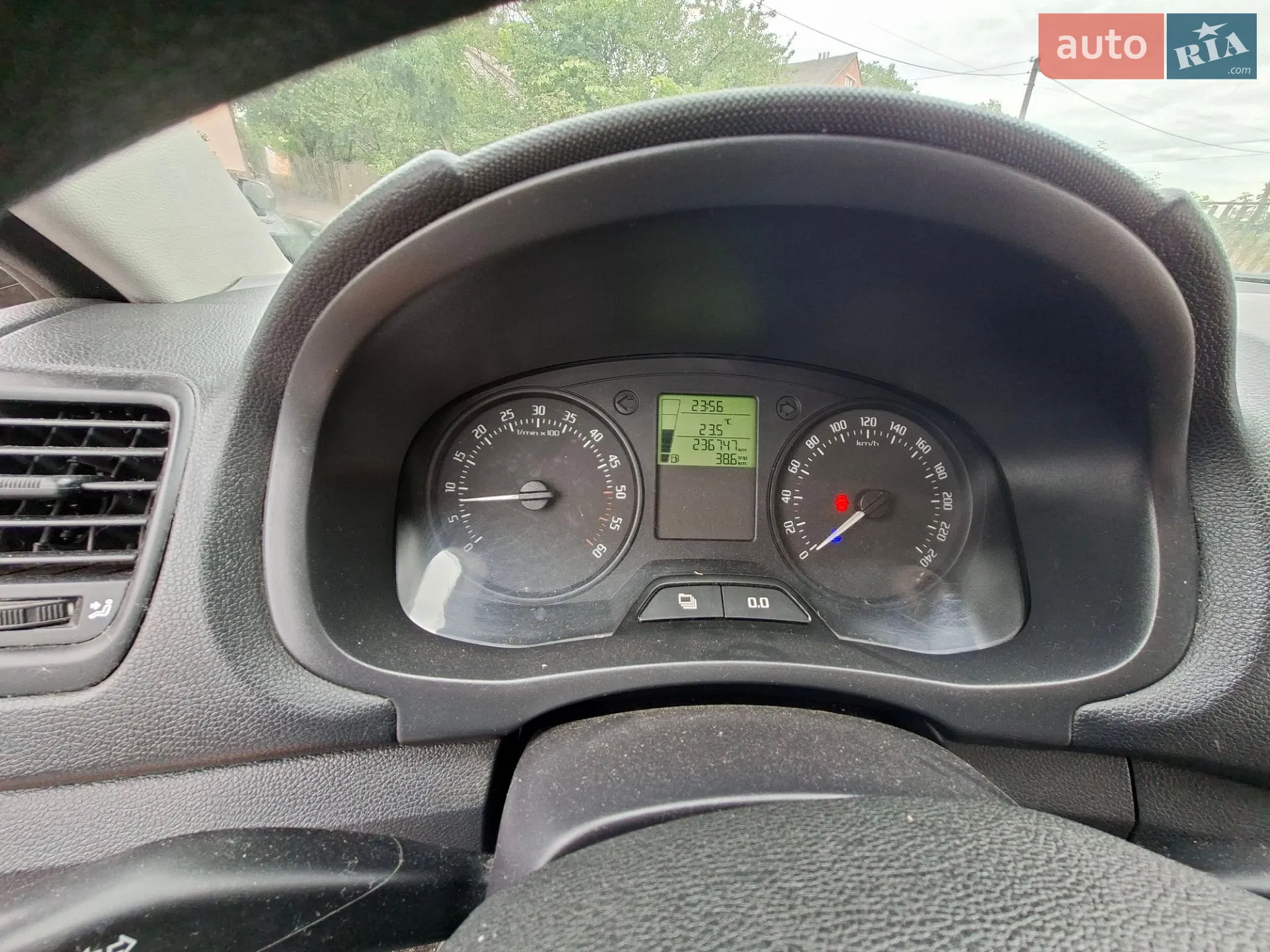 2011 Skoda Fabia - мініатюра 10