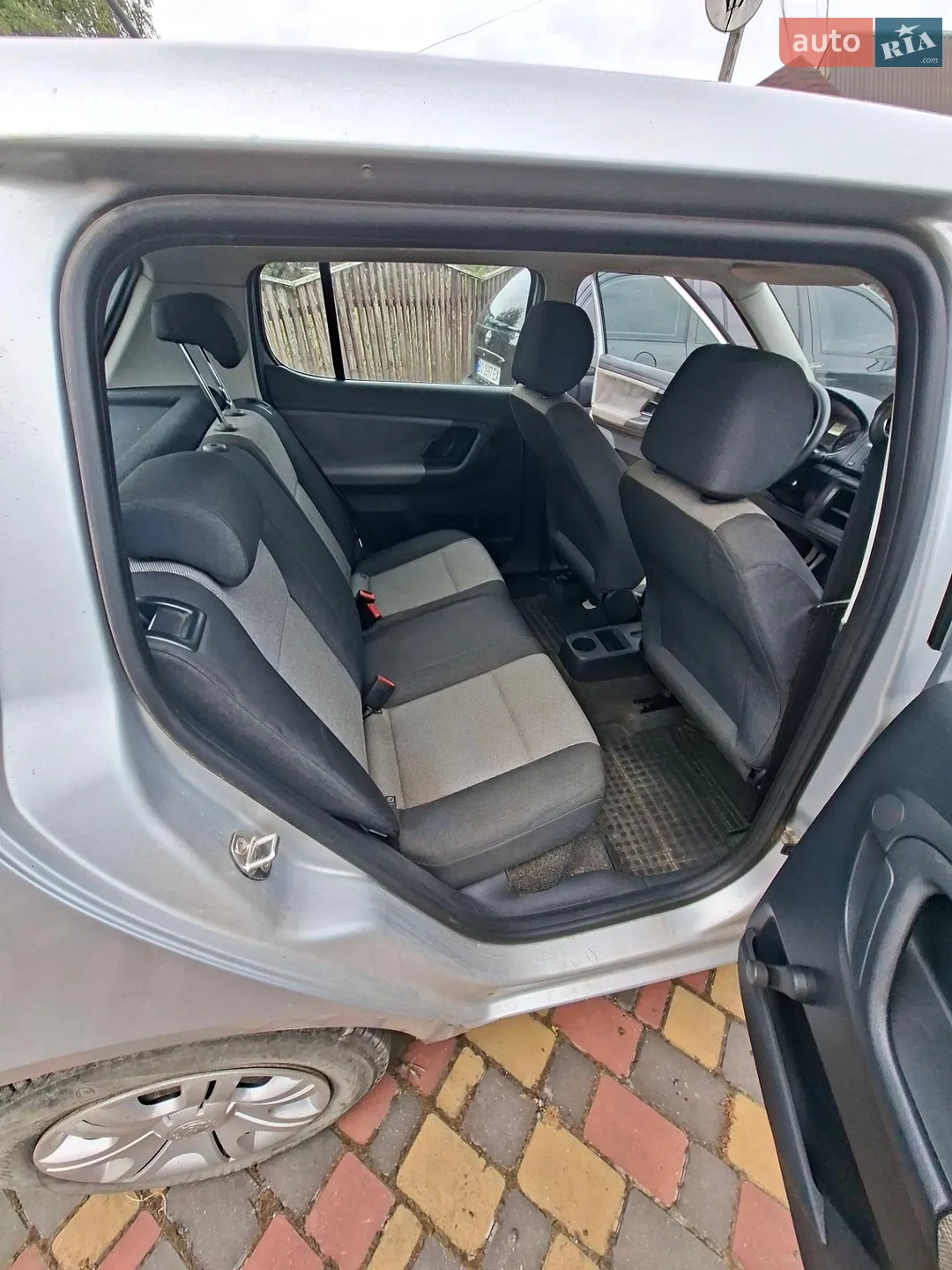 2011 Skoda Fabia - мініатюра 16