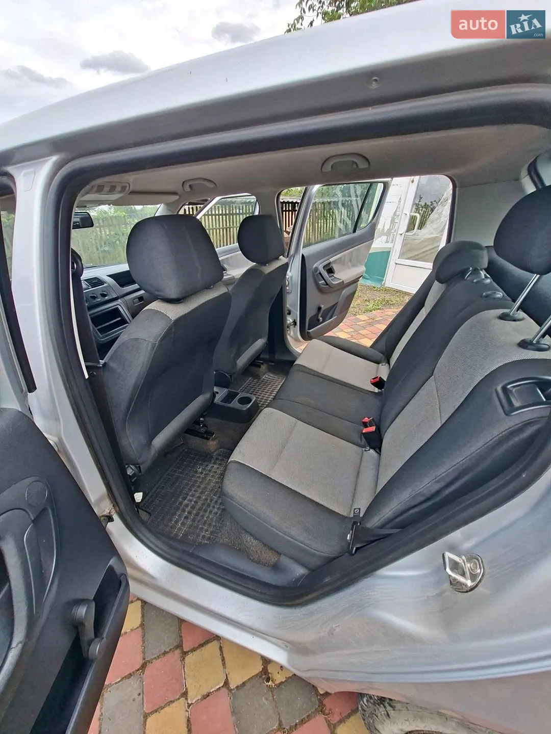 2011 Skoda Fabia - мініатюра 13