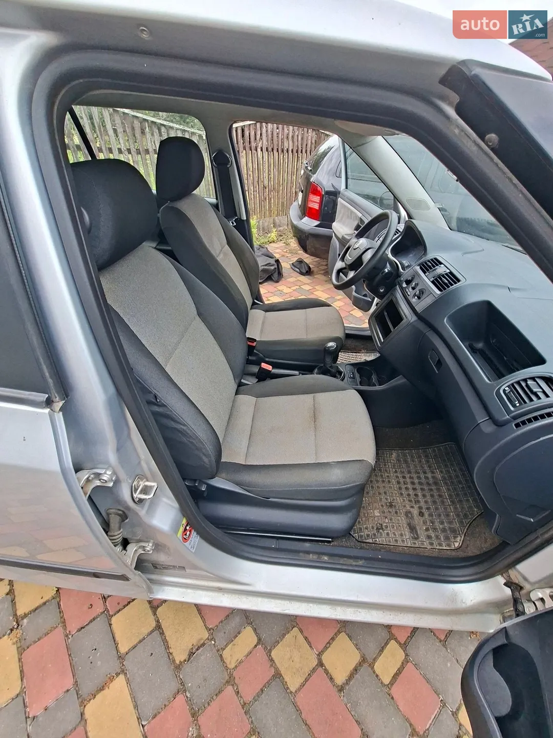 2011 Skoda Fabia - мініатюра 18