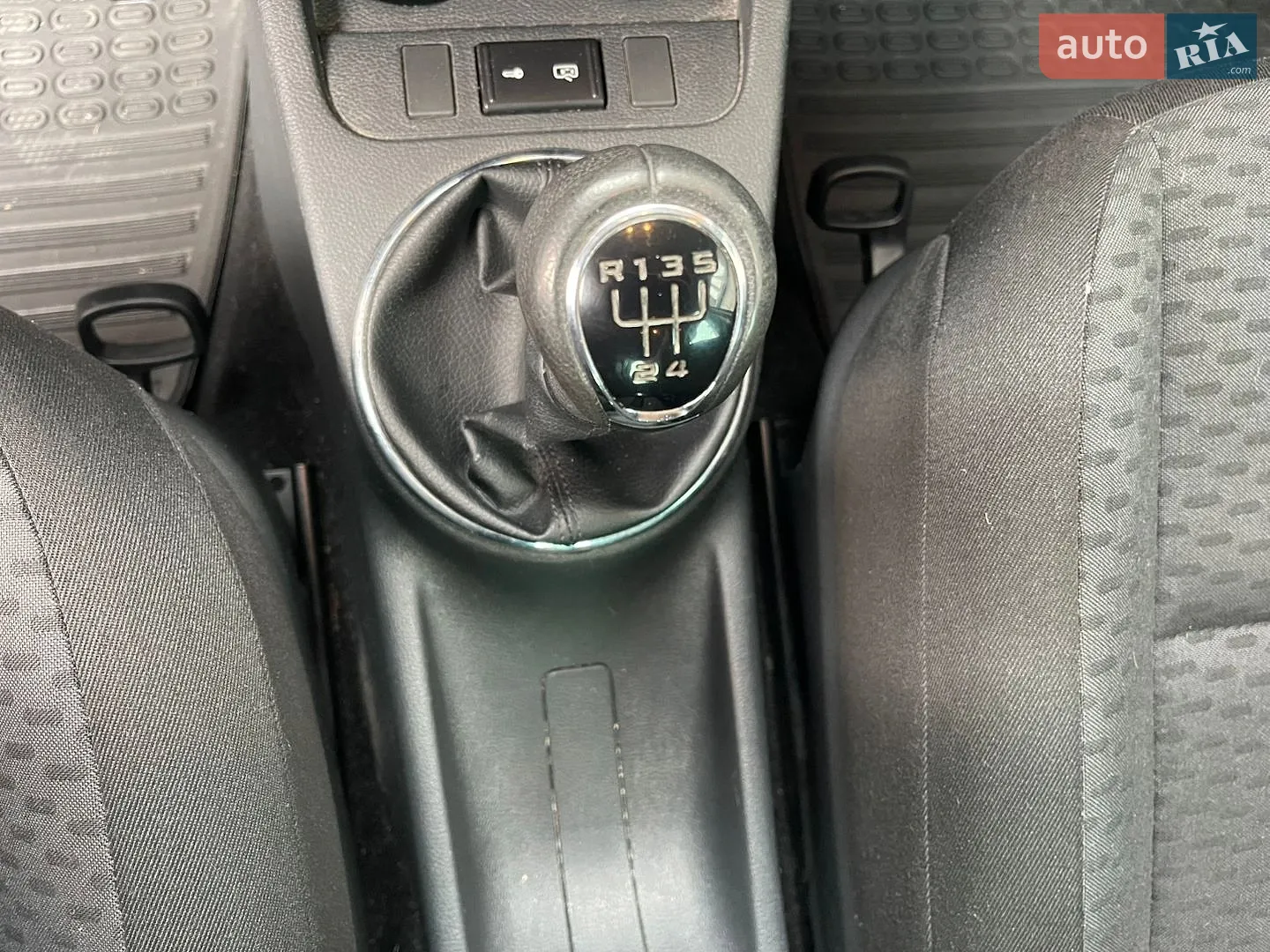 2011 Skoda Fabia - мініатюра 29