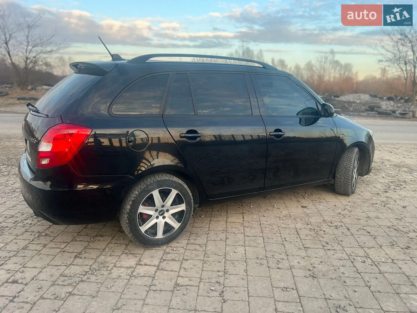 2011 Skoda Fabia - мініатюра 9