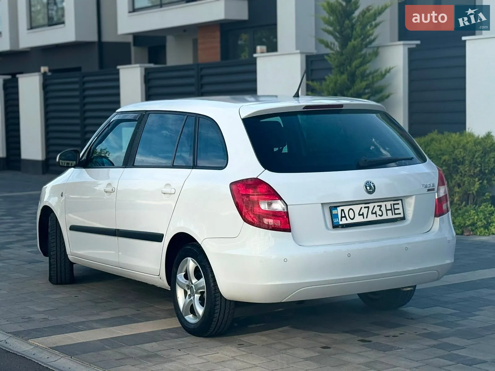 2010 Skoda Fabia - мініатюра 7