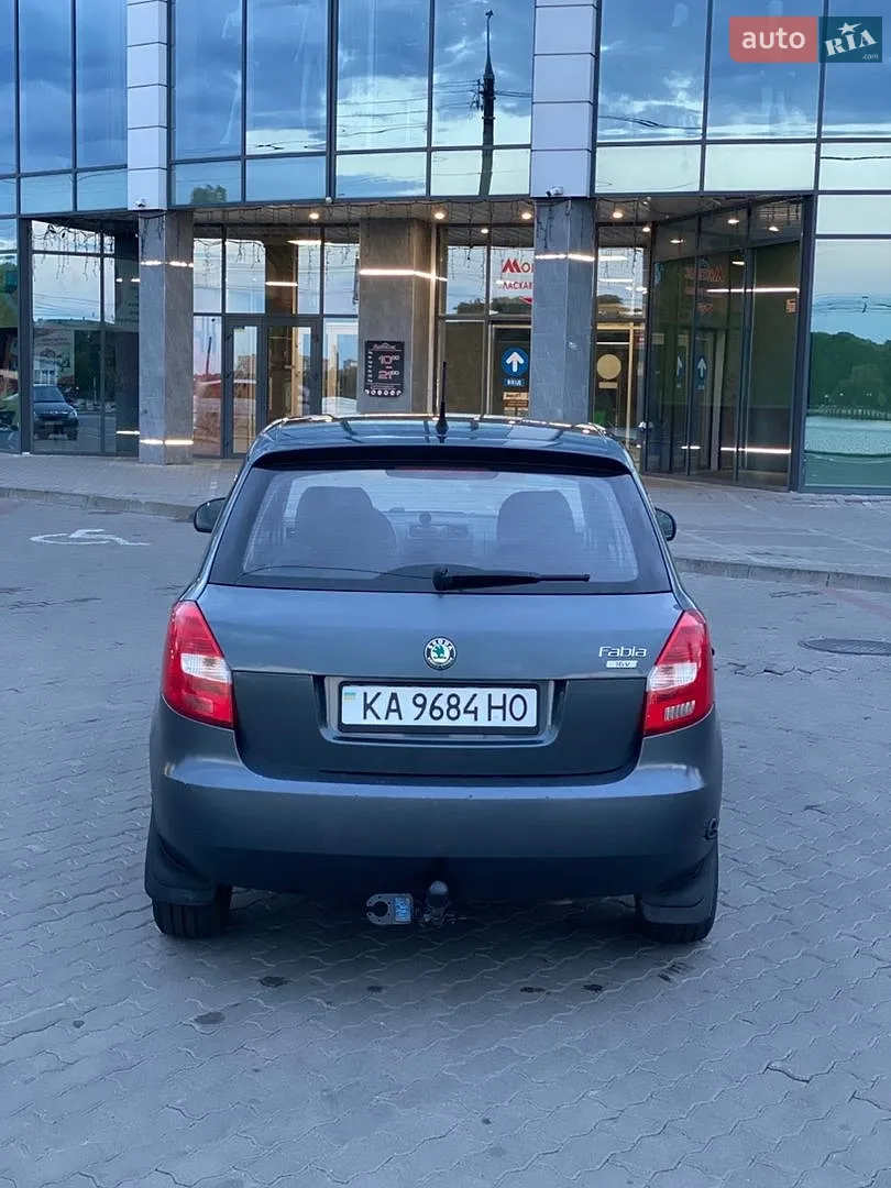 2010 Skoda Fabia - мініатюра 7