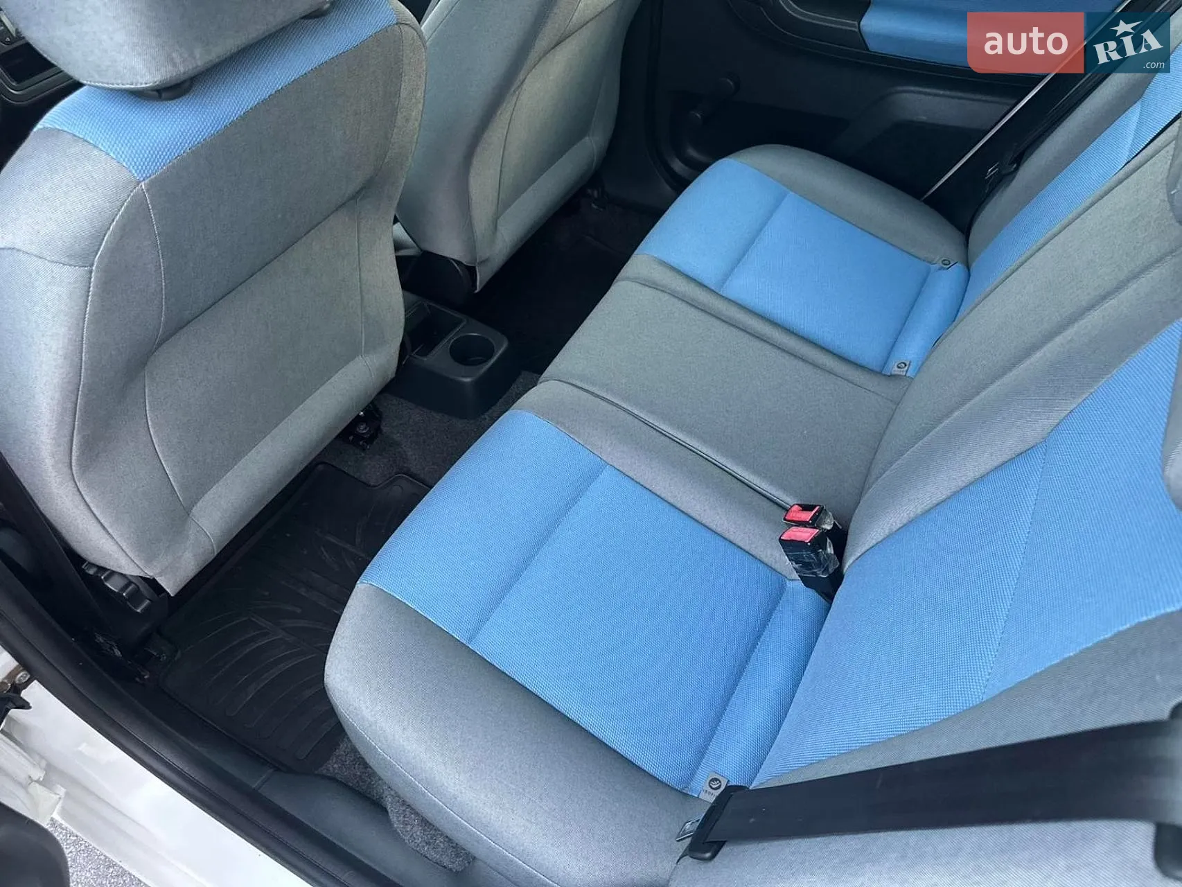 2012 Skoda Fabia - мініатюра 24