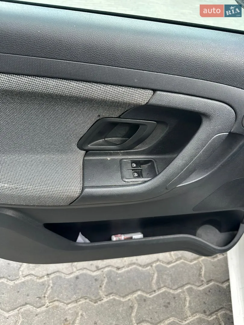 2012 Skoda Fabia - мініатюра 6