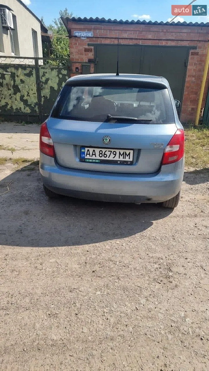 2010 Skoda Fabia - мініатюра 4