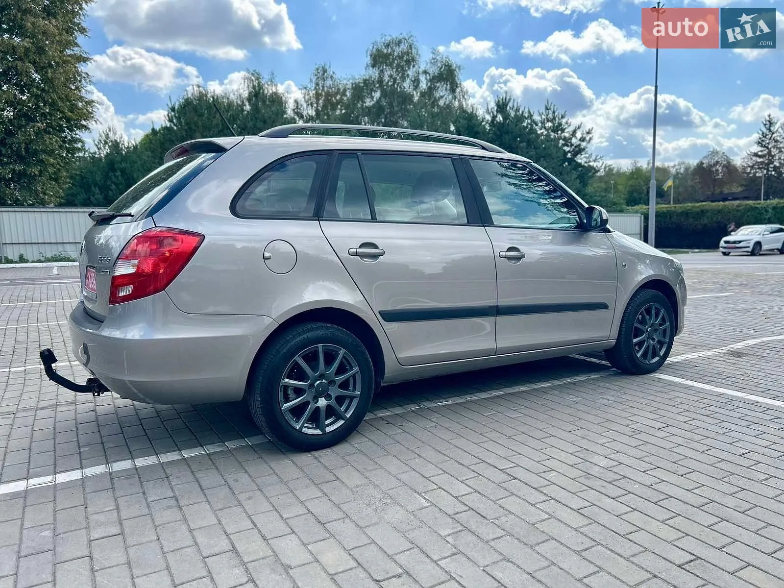 2011 Skoda Fabia - мініатюра 4