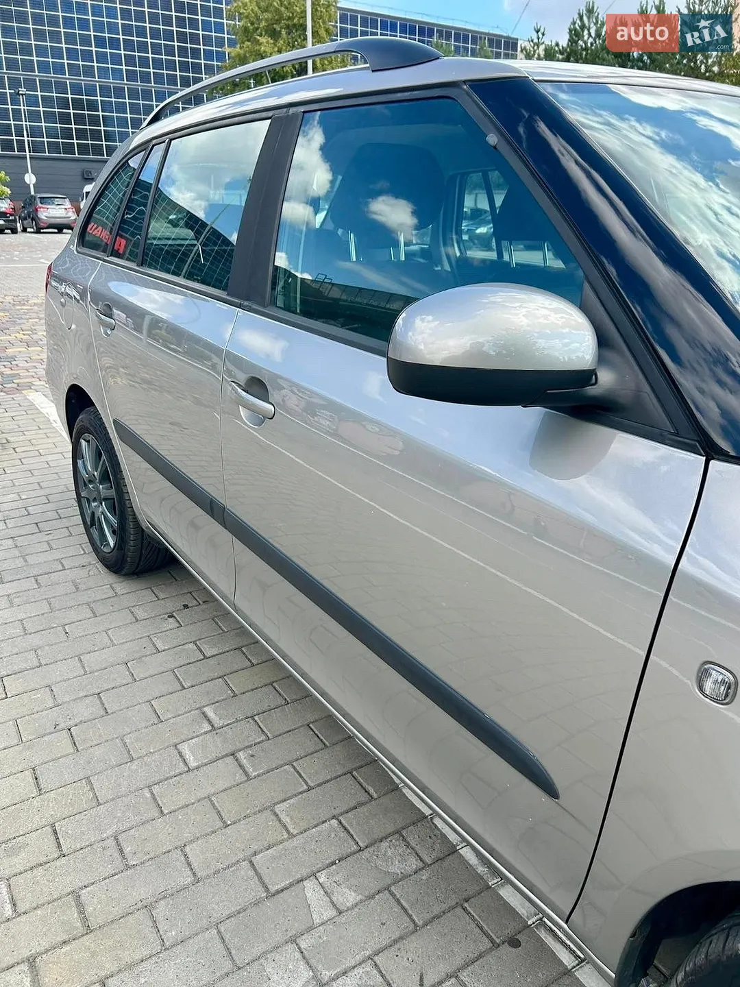 2011 Skoda Fabia - мініатюра 8