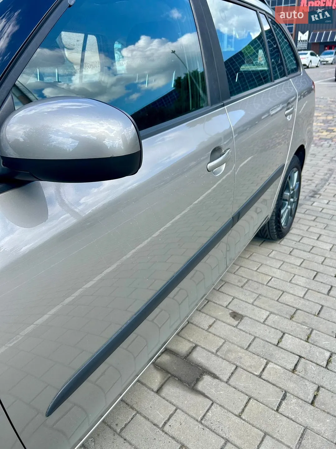 2011 Skoda Fabia - мініатюра 13
