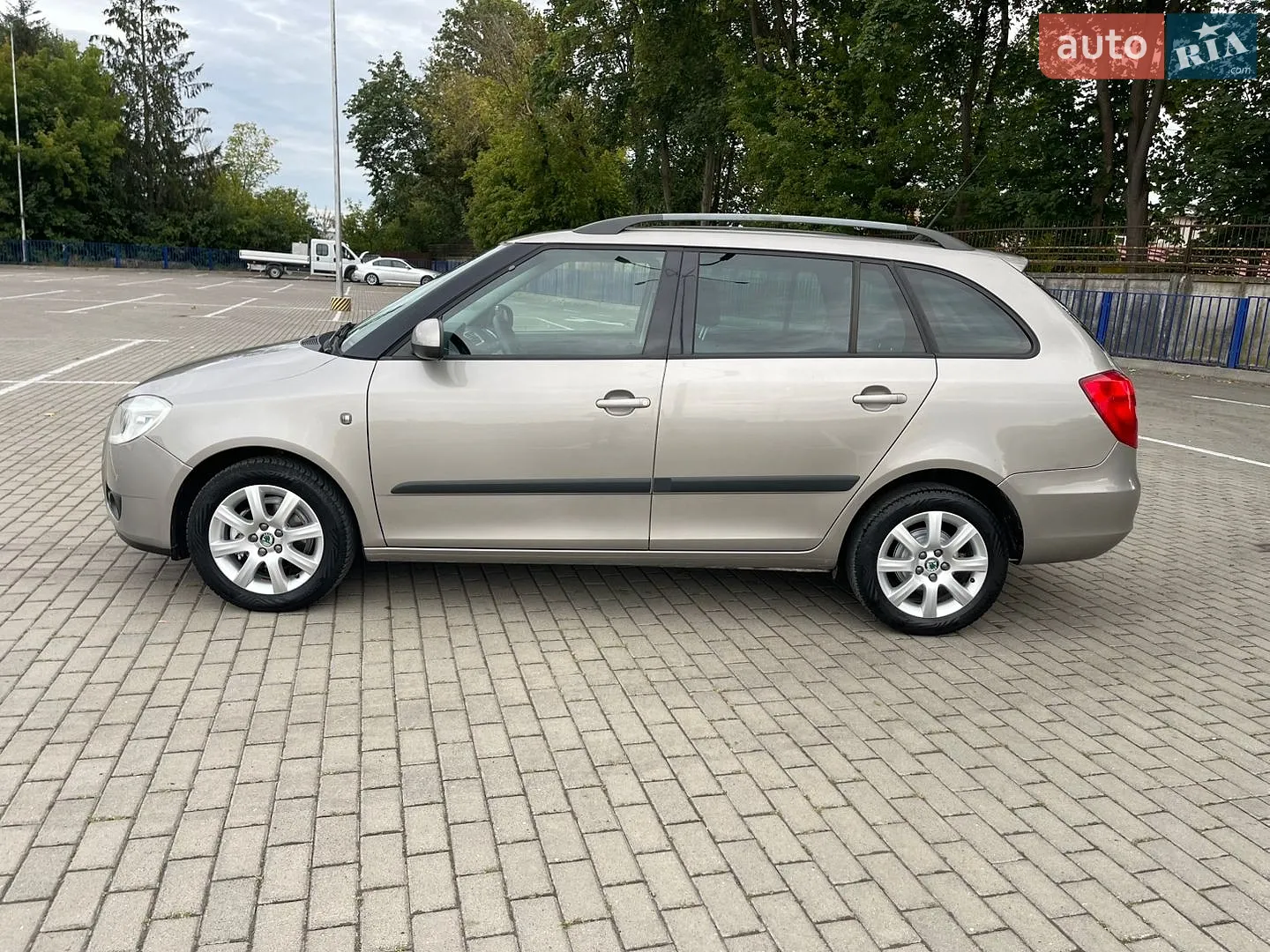 2010 Skoda Fabia - мініатюра 4