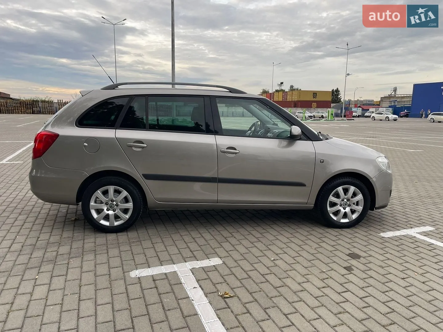 2010 Skoda Fabia - мініатюра 8