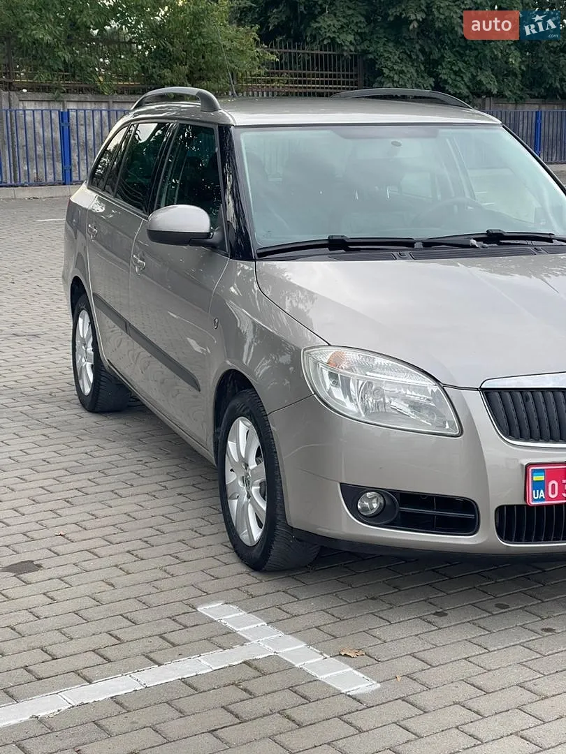 2010 Skoda Fabia - мініатюра 10