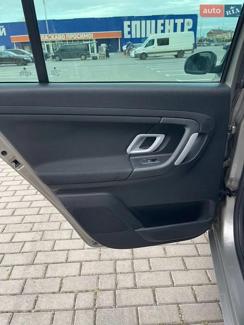 2010 Skoda Fabia - мініатюра 21