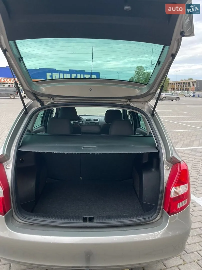2010 Skoda Fabia - мініатюра 23