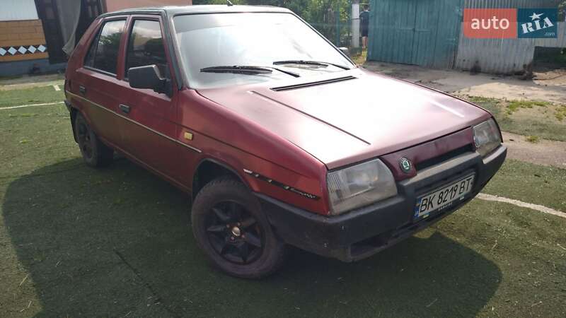 Хэтчбек Skoda Favorit 1991 в Костополе