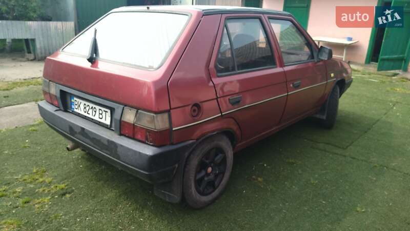 Хэтчбек Skoda Favorit 1991 в Костополе