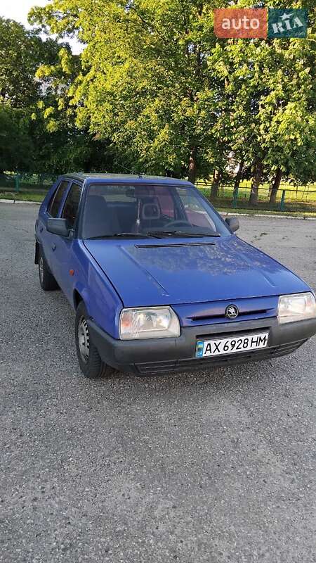 Хэтчбек Skoda Favorit 1994 в  фото Хэтчбек Skoda Favorit 1994 в