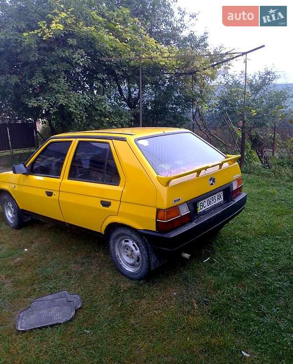 Хэтчбек Skoda Favorit 1990 в Золочеве