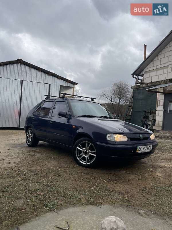 Хэтчбек Skoda Felicia 1996 в 