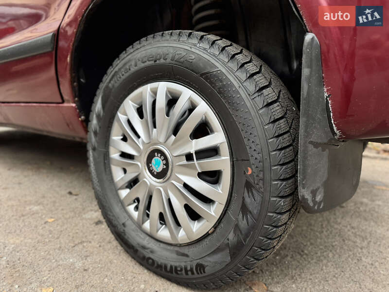 Хэтчбек Skoda Felicia 1998 в Василькове