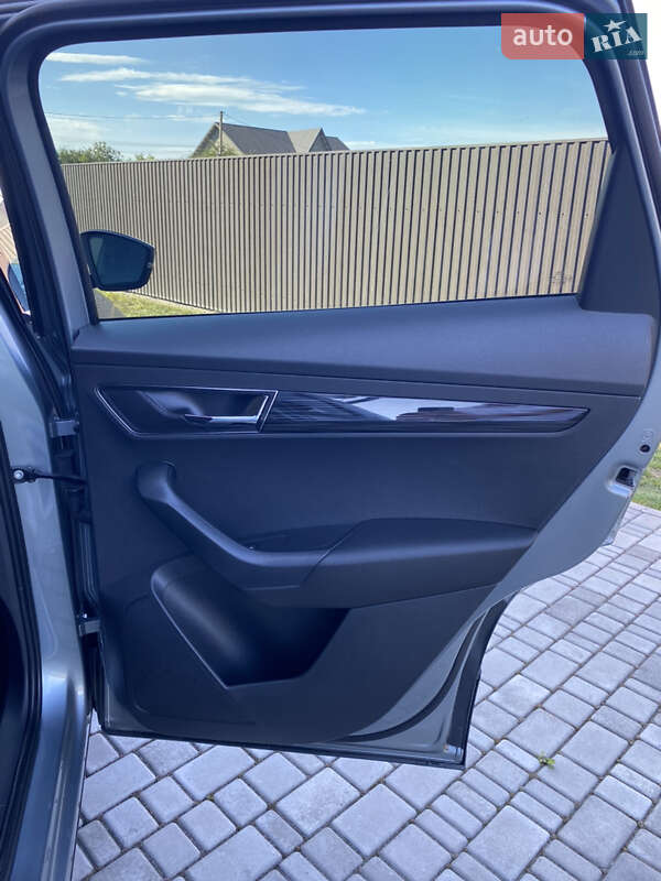 Внедорожник / Кроссовер Skoda Karoq 2019 в Каменец-Подольском