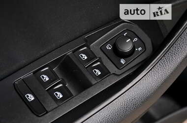 Внедорожник / Кроссовер Skoda Karoq 2020 в 