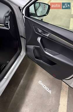 Внедорожник / Кроссовер Skoda Karoq 2018 в 
