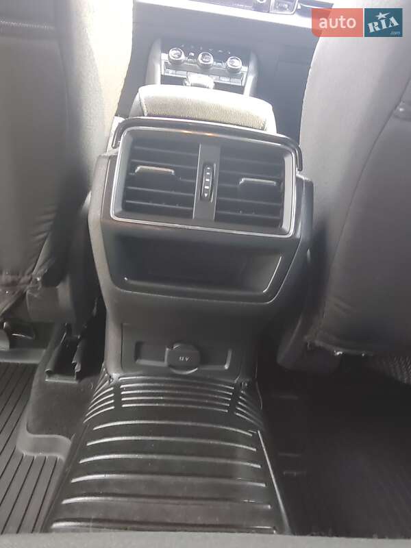 Внедорожник / Кроссовер Skoda Karoq 2018 в Харькове
