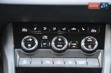Внедорожник / Кроссовер Skoda Karoq 2020 в 