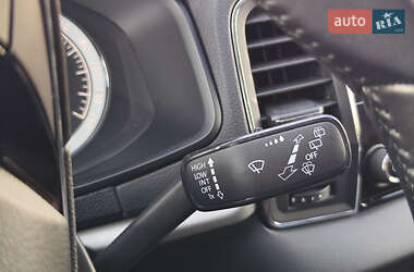 Внедорожник / Кроссовер Skoda Karoq 2021 в 