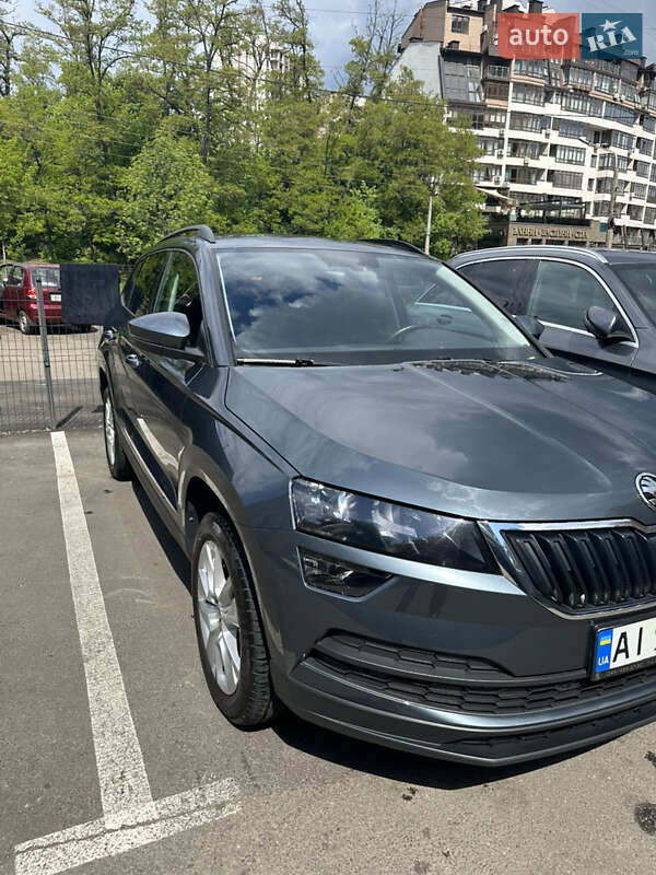 Внедорожник / Кроссовер Skoda Karoq 2021 в 