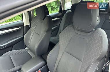 Внедорожник / Кроссовер Skoda Karoq 2020 в 