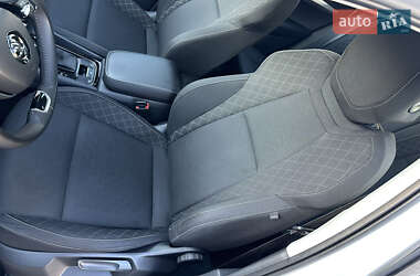 Внедорожник / Кроссовер Skoda Karoq 2020 в 