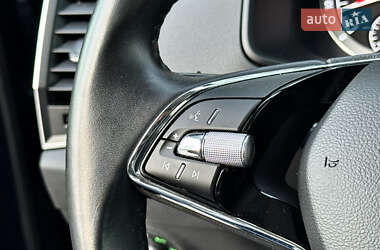 Внедорожник / Кроссовер Skoda Karoq 2021 в 