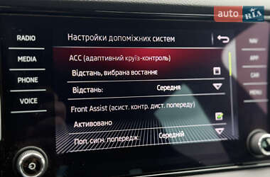 Внедорожник / Кроссовер Skoda Karoq 2019 в 