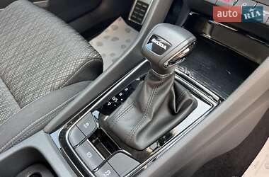 Внедорожник / Кроссовер Skoda Karoq 2023 в 