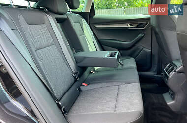 Внедорожник / Кроссовер Skoda Karoq 2020 в 