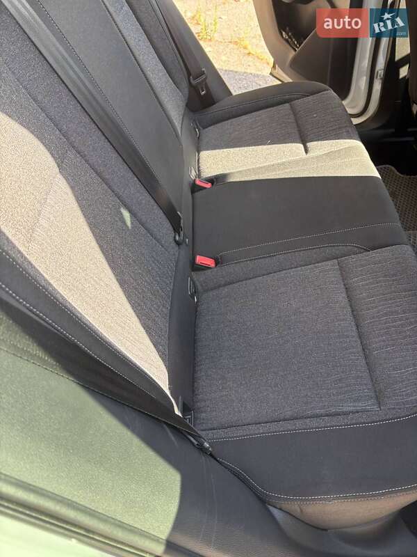 Позашляховик / Кросовер Skoda Karoq 2018 в Дніпрі фото 40 Позашляховик / Кросовер Skoda Karoq 2018 в Дніпрі