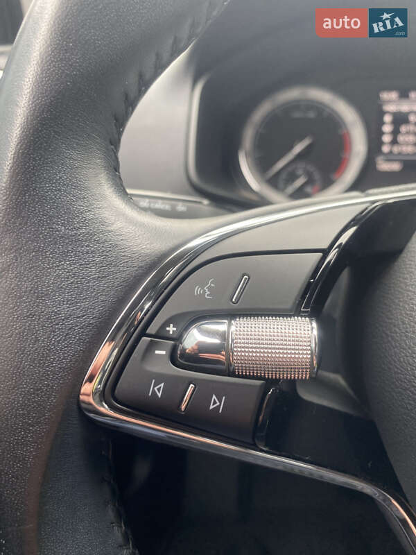 Внедорожник / Кроссовер Skoda Karoq 2022 в Краснограде