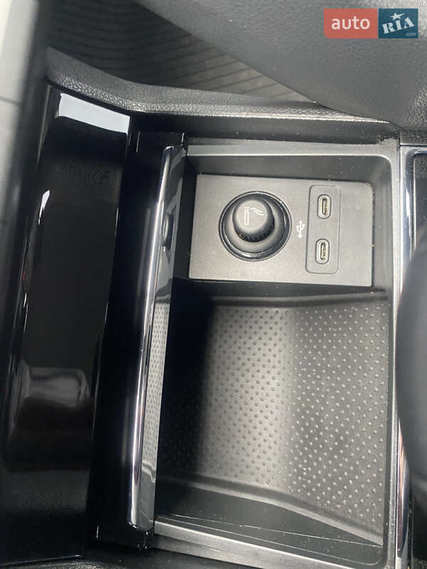 Внедорожник / Кроссовер Skoda Karoq 2022 в Краснограде