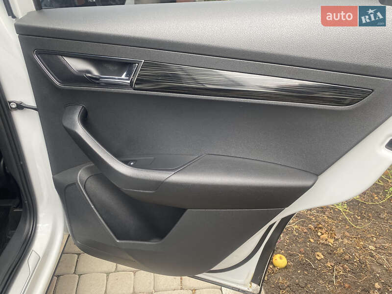 Внедорожник / Кроссовер Skoda Karoq 2022 в Краснограде