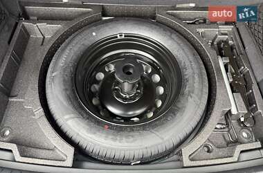 Внедорожник / Кроссовер Skoda Karoq 2023 в 