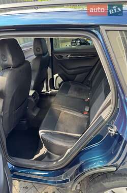 Внедорожник / Кроссовер Skoda Karoq 2022 в 