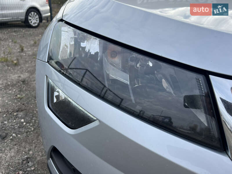 Внедорожник / Кроссовер Skoda Karoq 2019 в Киеве