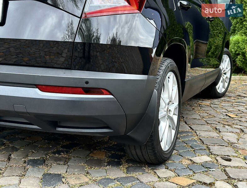 Внедорожник / Кроссовер Skoda Karoq 2021 в Мукачево
