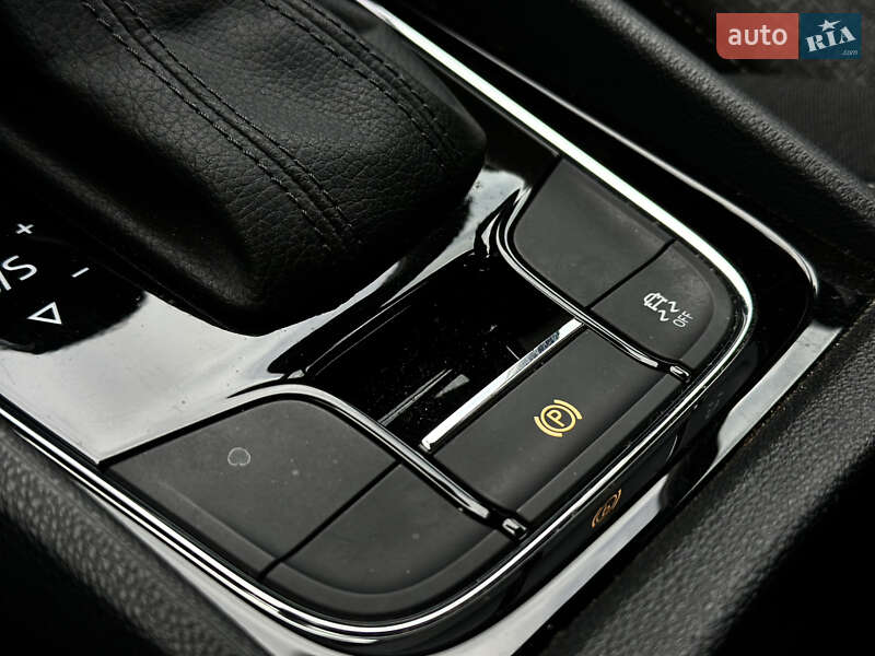 Внедорожник / Кроссовер Skoda Karoq 2021 в Мукачево