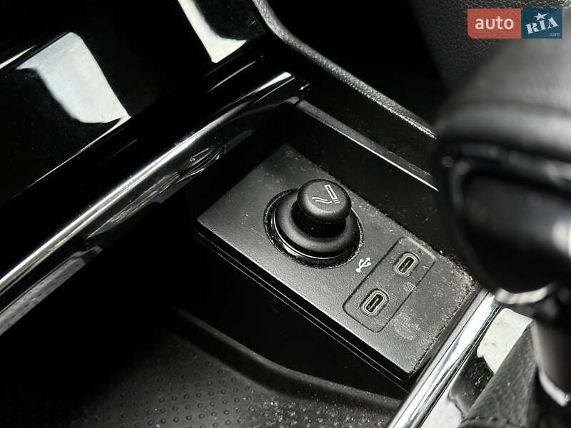 Внедорожник / Кроссовер Skoda Karoq 2021 в Мукачево