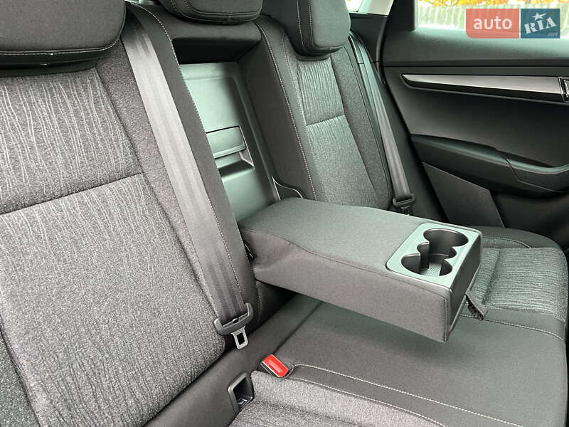 Внедорожник / Кроссовер Skoda Karoq 2021 в Луцке