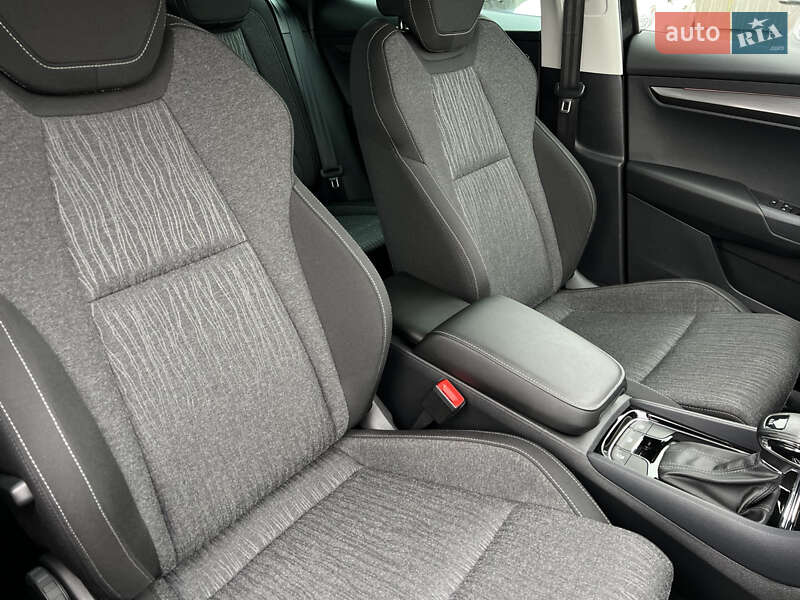 Внедорожник / Кроссовер Skoda Karoq 2021 в Луцке